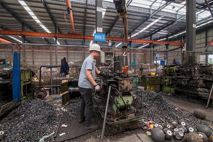 德宏网架配件-螺栓球加工车间